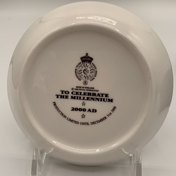MIB Royal Worcester Millennium dish - Picture 2 of 6
